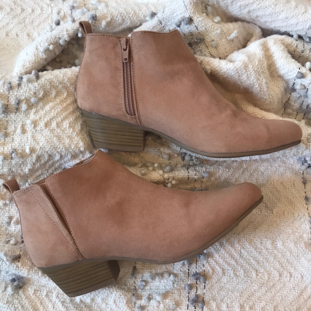 Old Nave wedged heels